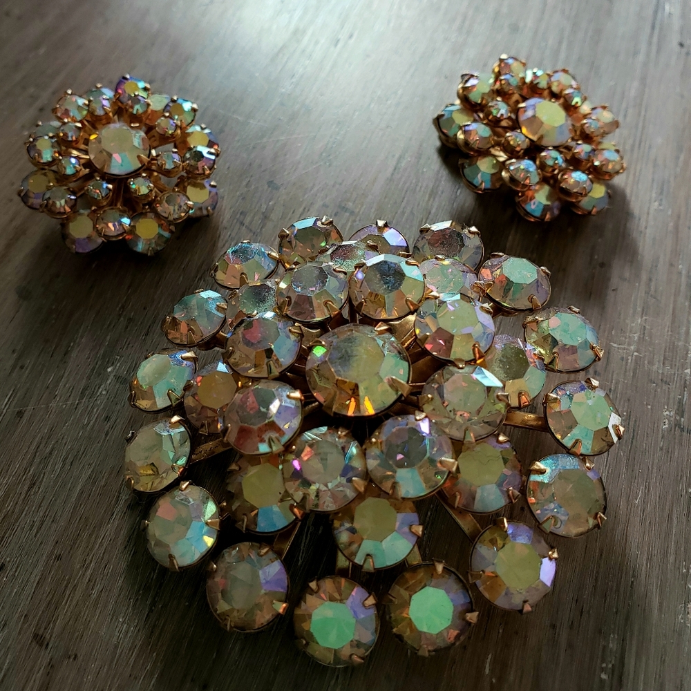 Vintage Aurora Borealis Brooch and Earrings Set - Picture 2 of 4